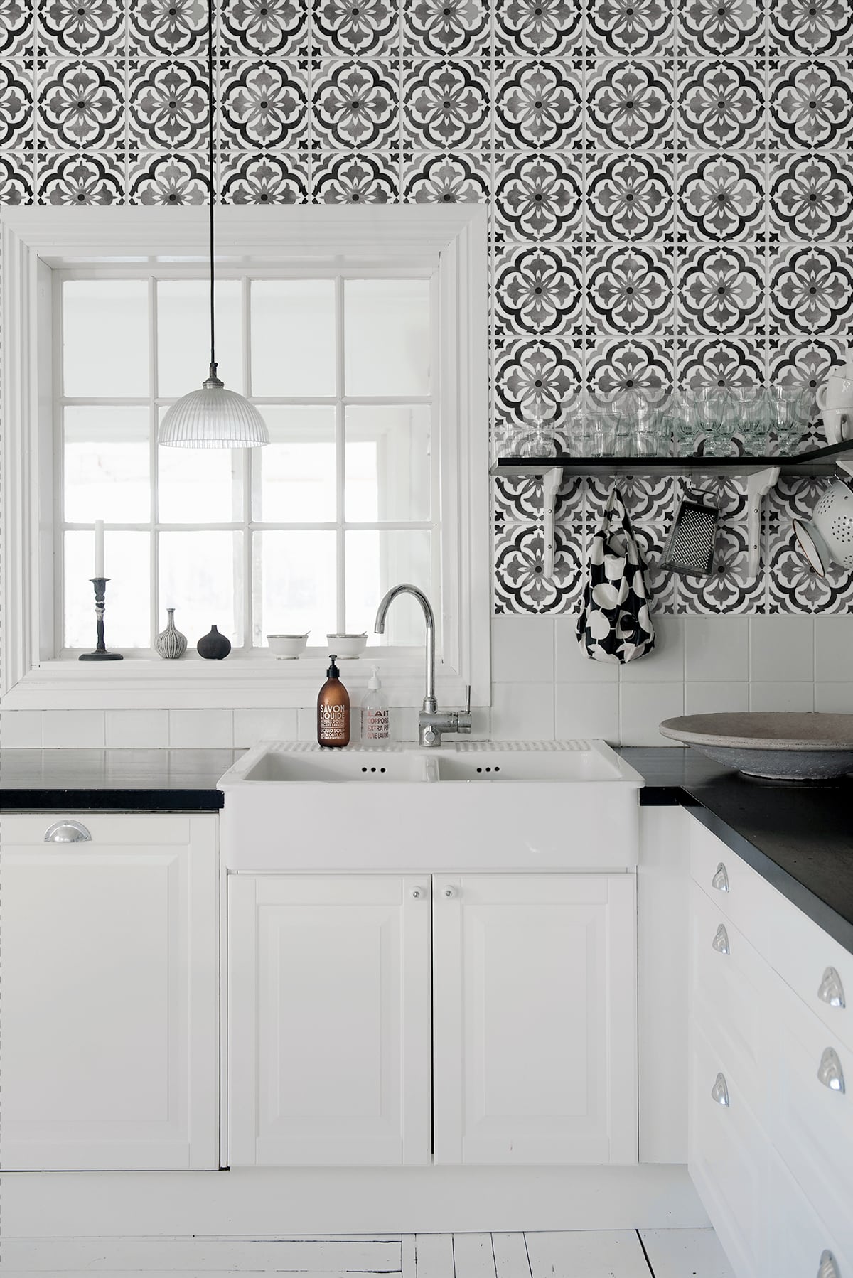Sorento Tile | Black